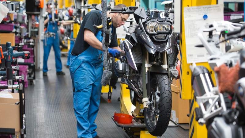 German factory orders up 1% in January