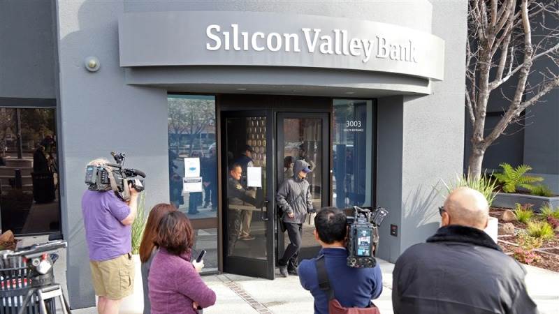 Shareholder sues Silicon Valley Bank parent for fraud