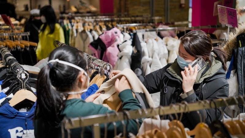 China’s retail sales rise by 3.5% in 1st 2 months of 2023