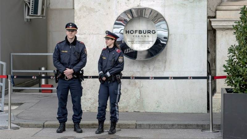 Vienna police boosts patrol expecting Islamist attack