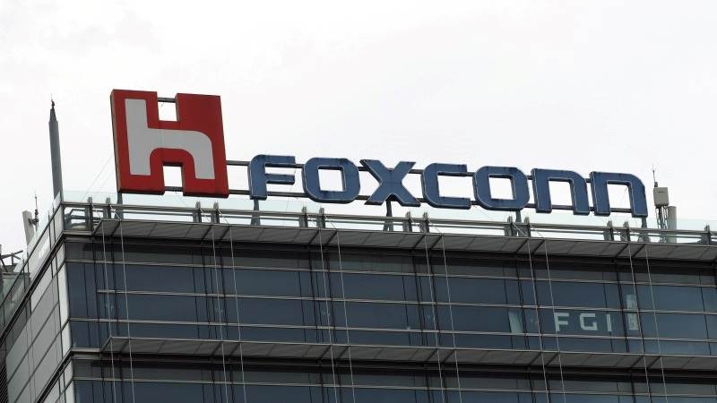 Foxconn planning to make EV batteries in Ohio, Wisconsin