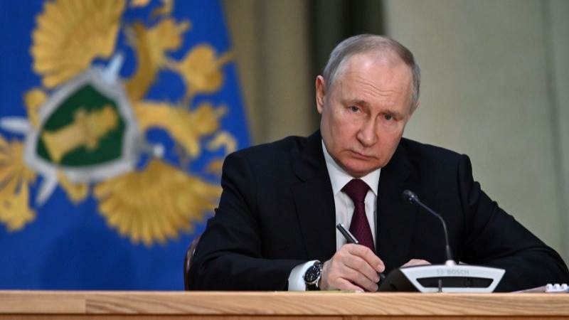 Putin: Russia moving toward positive change