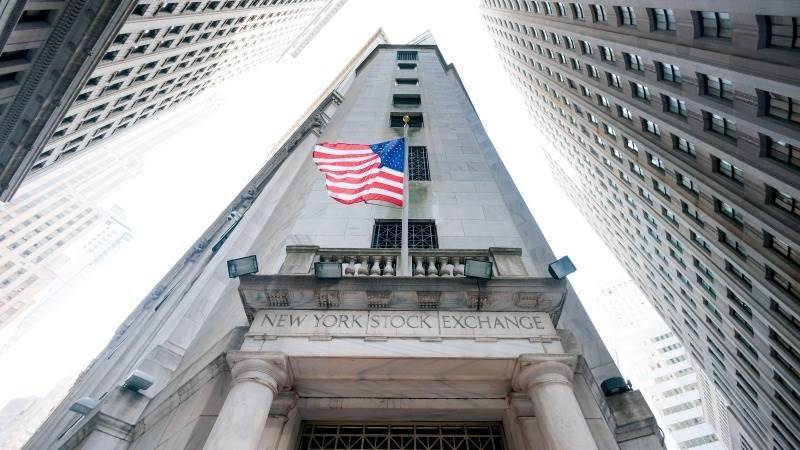 US markets rebound as bank, tech stocks improve