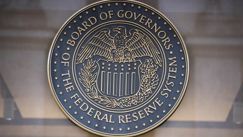 Banks take billions in Fed loans in week to March 15