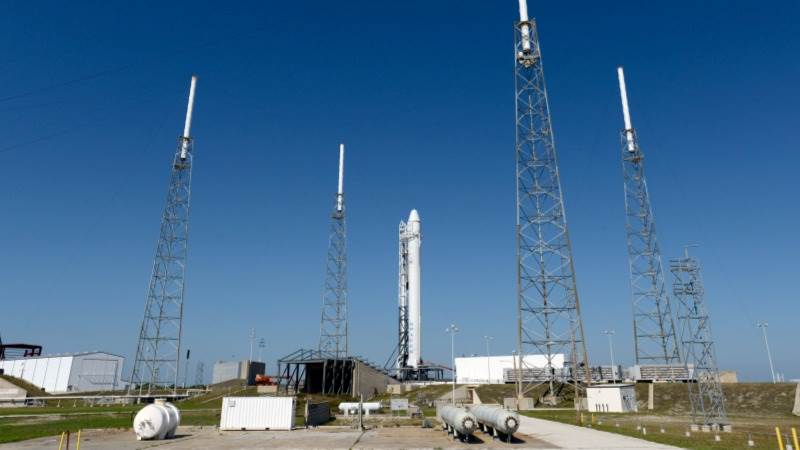 SpaceX launches Falcon 9 with 56 Starlink satellites