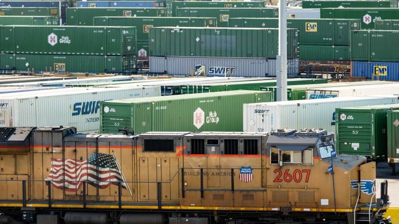 US trade deficit grows further to $91.6B in February