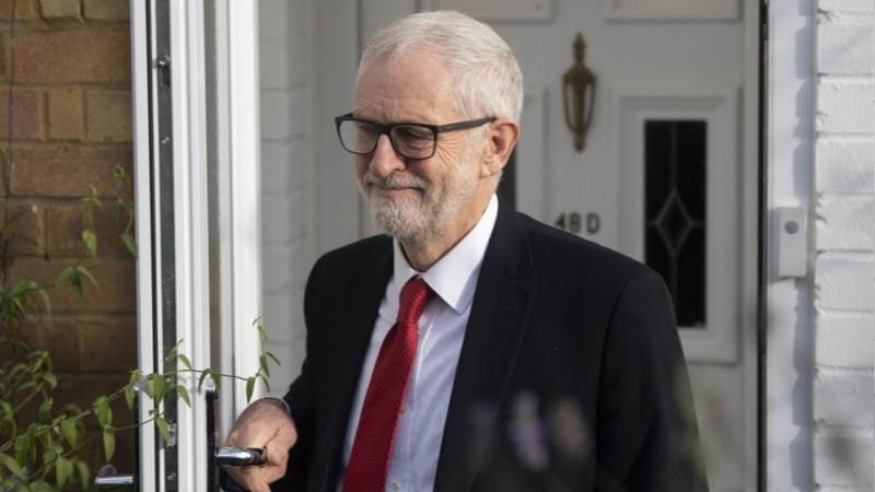 Labour blocks Corbyn from running for MP