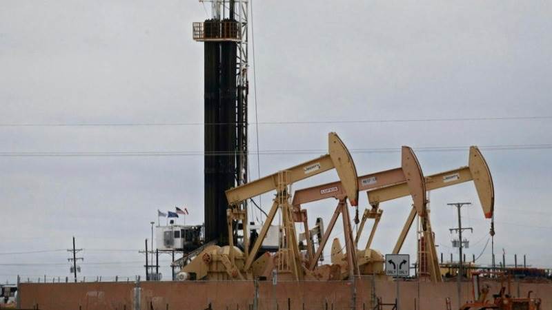 Crude oil prices up 1% on supply disruptions