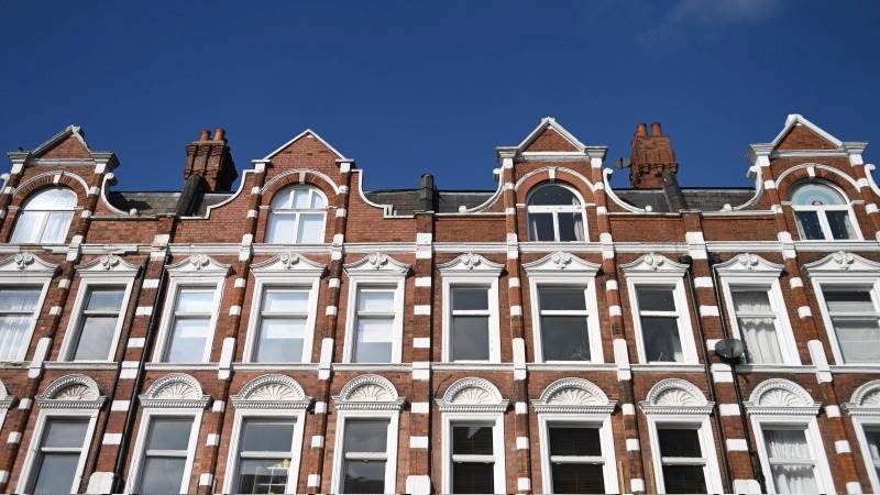 UK March house prices see largest fall since 2009