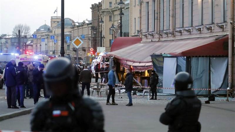 One killed, 19 injured in St. Petersburg cafe explosion