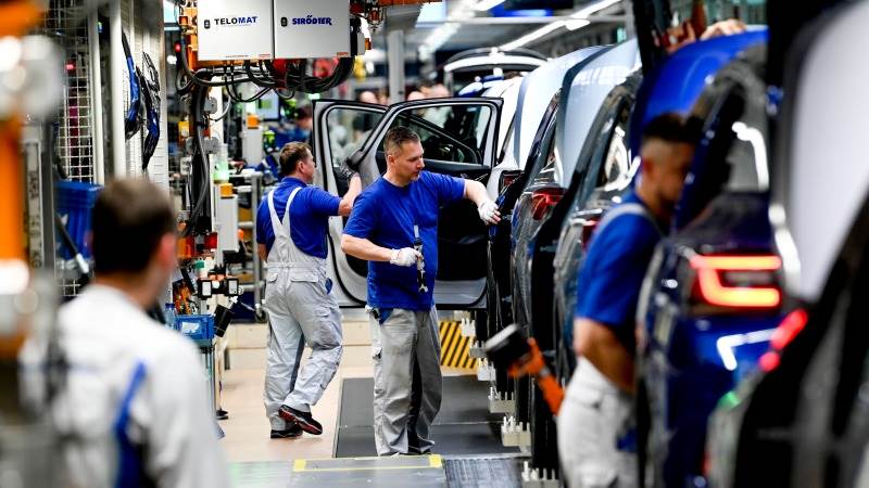 Eurozone industrial production up by  1.5% in February