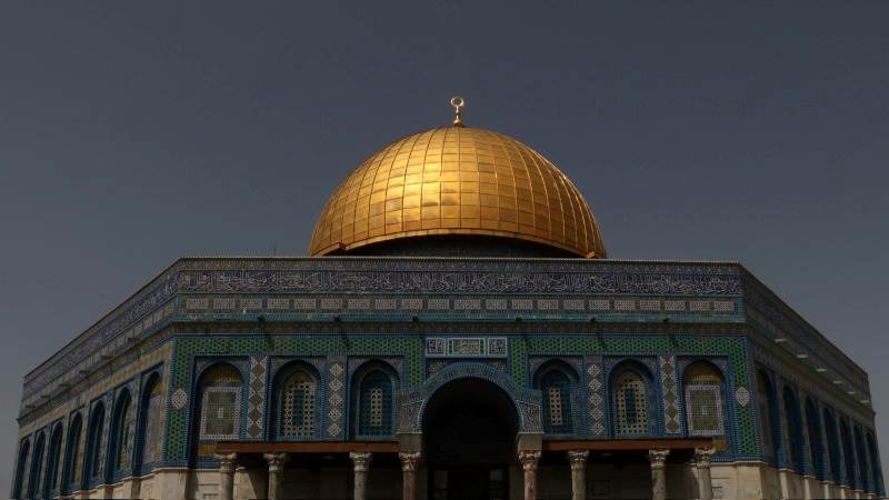 Israeli police arrests more than 350 at Al-Aqsa mosque