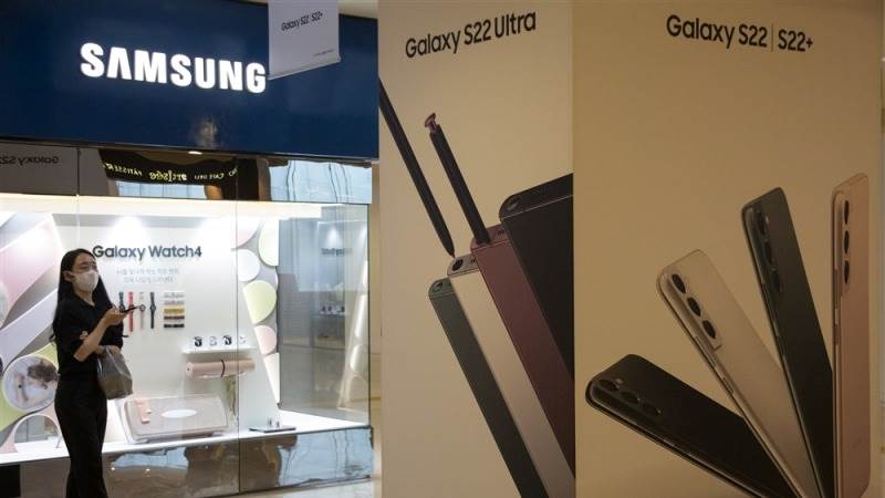 Samsung expects Q1 operating profit to plummet 96%