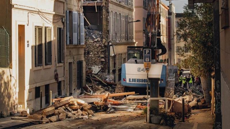 Two bodies discovered in Marseille after buildings collapse