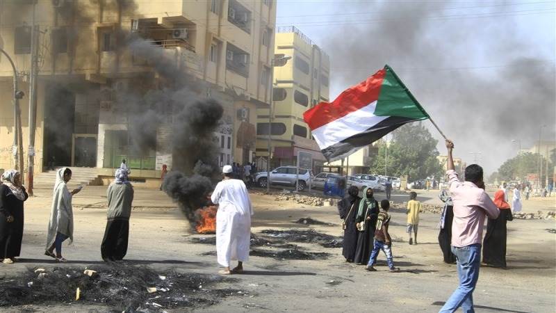 Sudanese paramilitants reportedly seize presidential palace