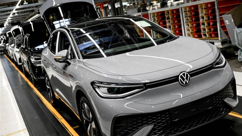 Volkswagen to invest €1B in EV center in China