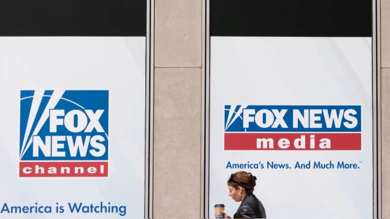 Fox shares down over 5% after primetime host leaves