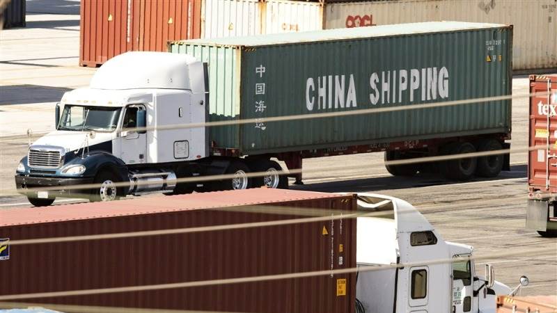 US trade deficit declines to $84.6 billion in March