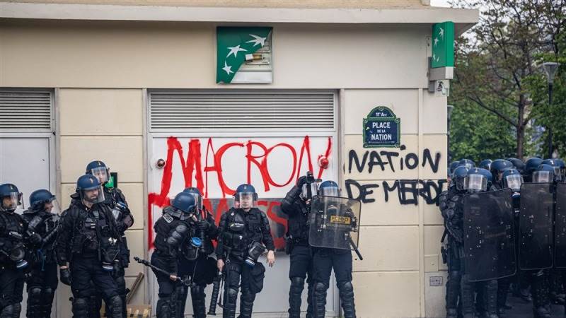 French protests lead to 291 arrests, injuries to 108 officers