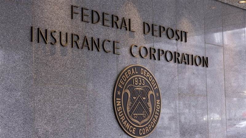 FDIC reviews deposit insurance framework amid bank failures