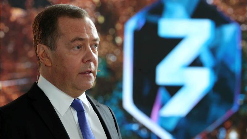 Medvedev: Eliminating Zelensky fitting response