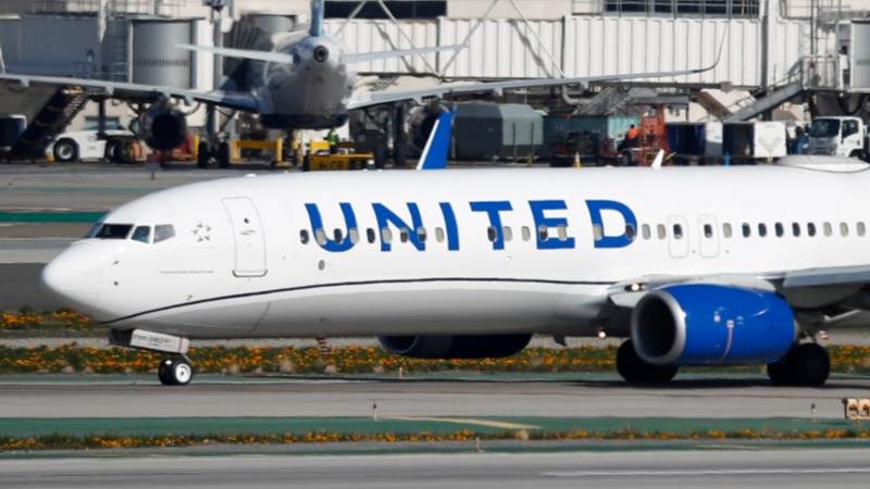 United Airlines to hire 15,000 more workers this year