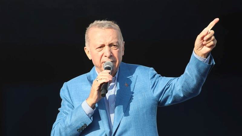 Erdogan unveils wage hike ahead of May 14 elections