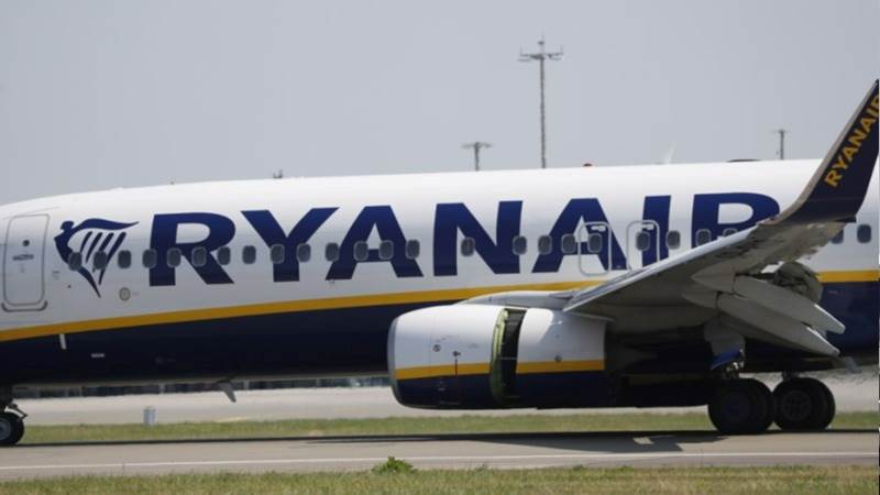 Ryanair to buy up to 300 Boeing 737 10 Max planes