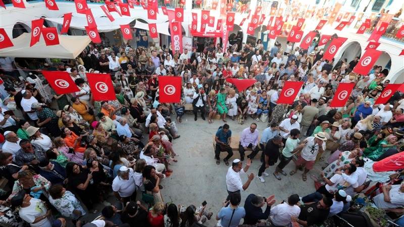 4 dead, 9 injured in attack on synagogue in Tunisia