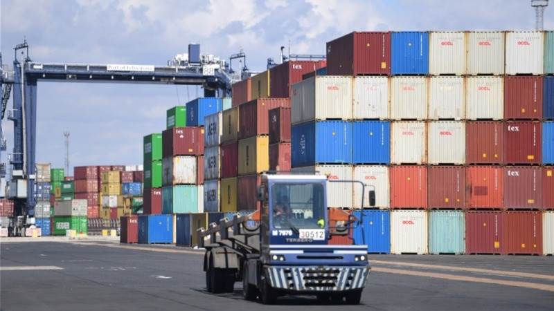 UK trade deficit down to £15.1 billion in Q1