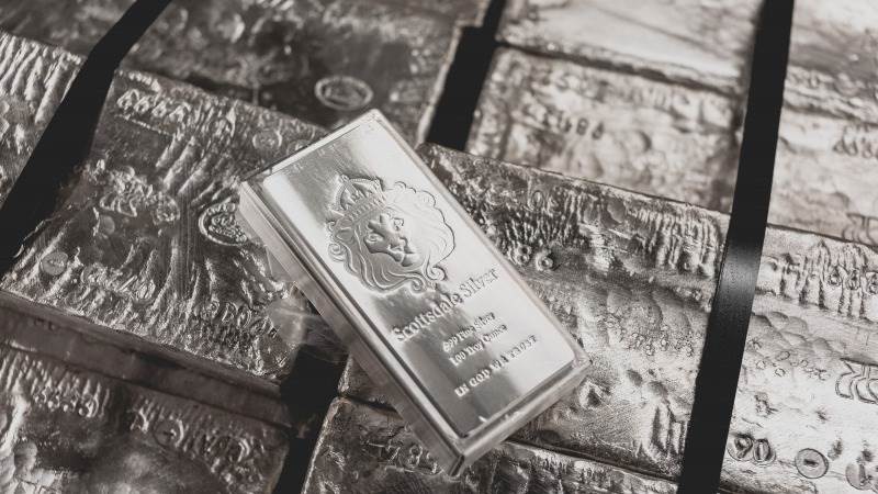 Silver loses 2% as Middle East conflict stagnates