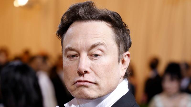 Musk to devote more time to Tesla