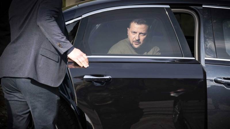 Zelensky arrives in Rome