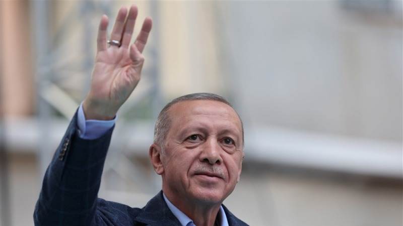 Turkey’s initial election results show Erdogan ahead