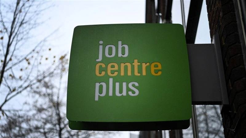 UK unemployment rate at 3.9% in March