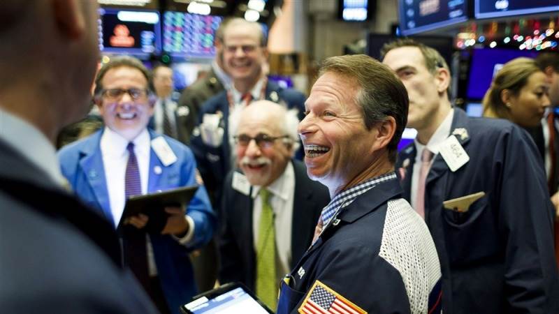 Dow soars 400 pts, highest since December 2022