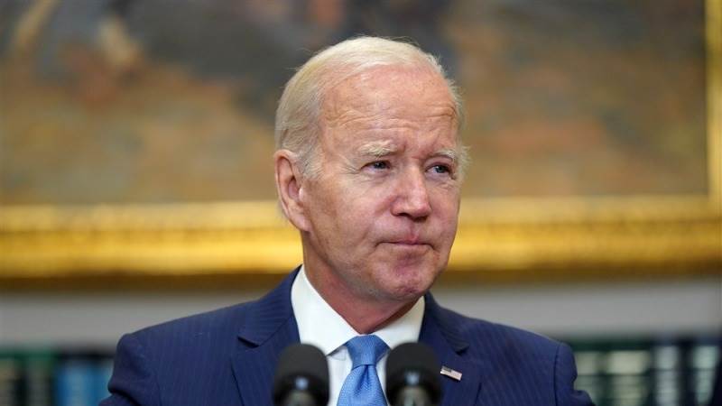 Senate Dems: Biden to be ready to invoke 14th amendment