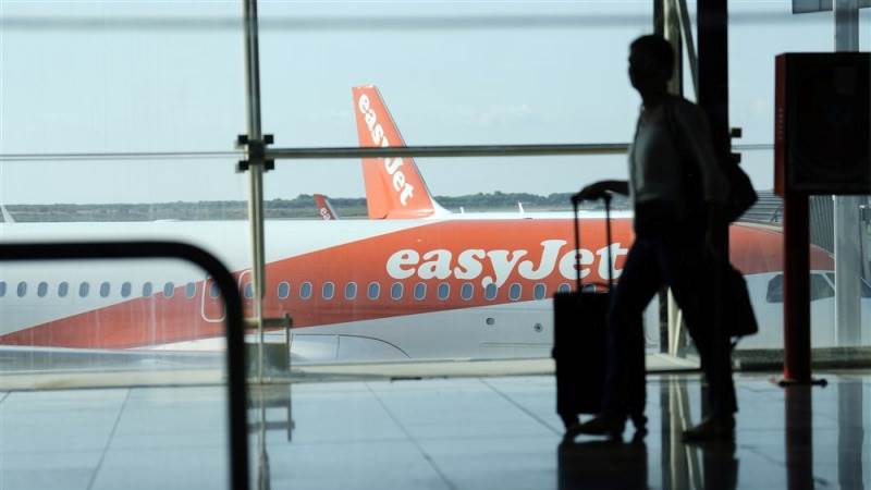 easyJet’s revenue jumps 80% to £2.7 billion in H1