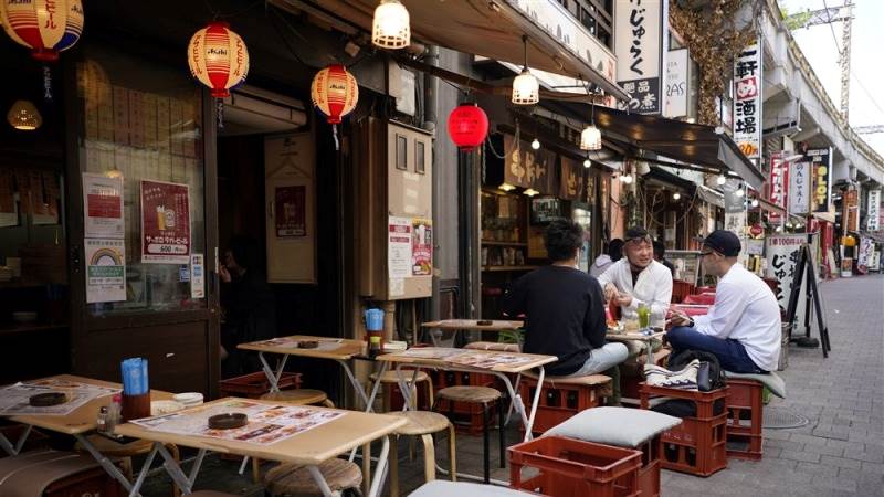 Japan’s business sector activity further rises in May