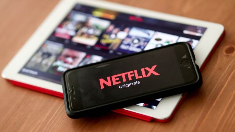 Netflix emails users to stop account sharing outside household