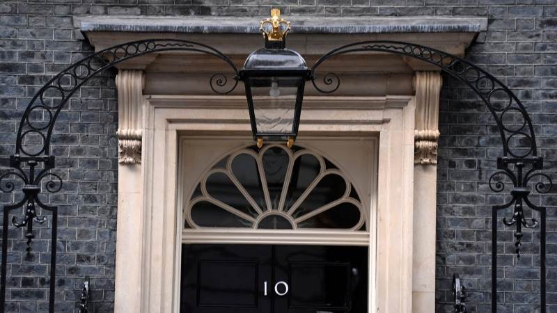 Car crashes into UK PM’s office gates