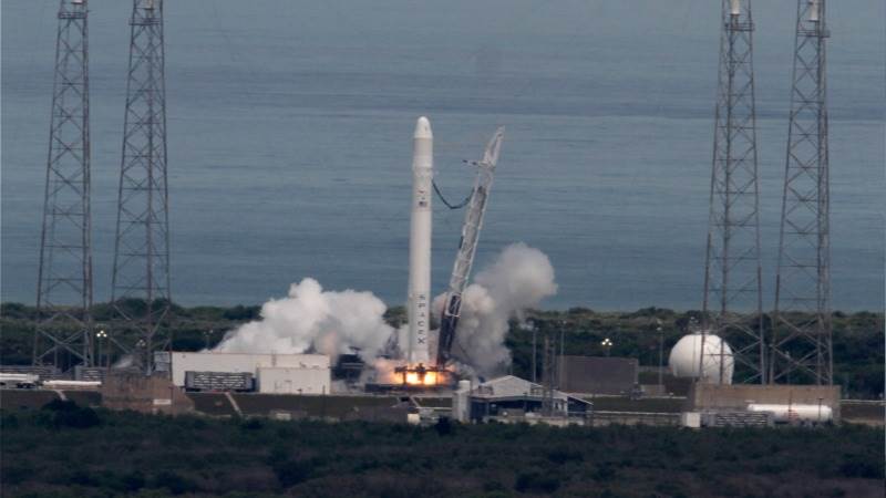 SpaceX launches Arabsat BADR-8 satellite into orbit