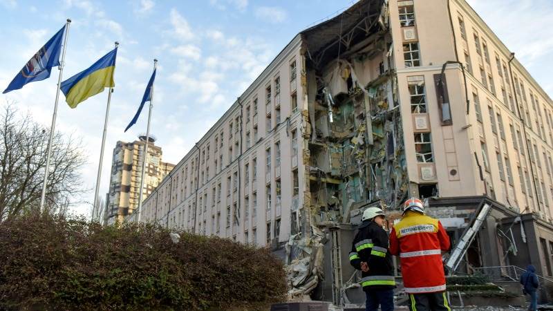 At least 1 dead in ‘massive’ attack on Kiev