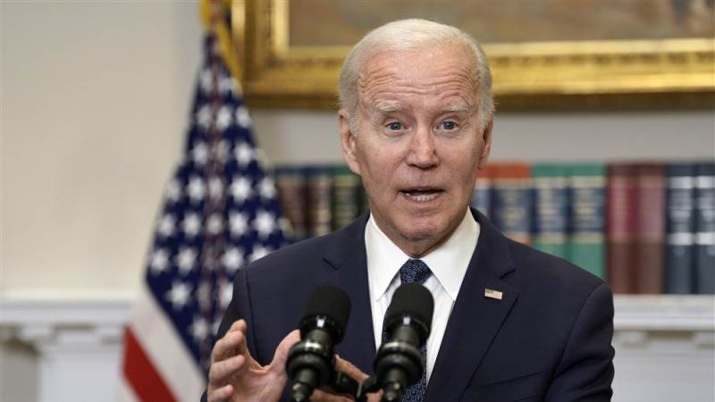 WH: Biden, lawmakers talking vote on budget deal