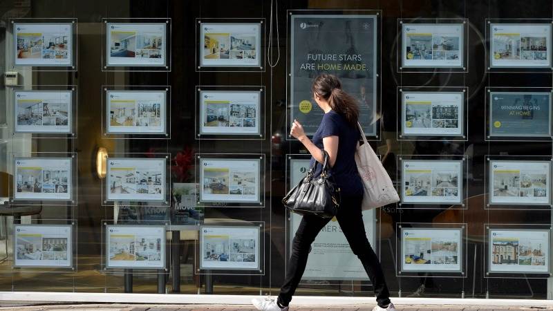 UK mortgage approvals down to to 48,700 in April