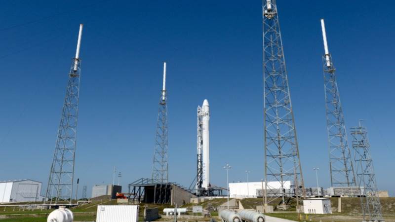 SpaceX successfully launches Dragon cargo capsule