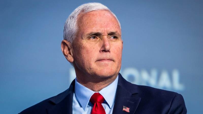 Pence files presidential candidacy paperwork