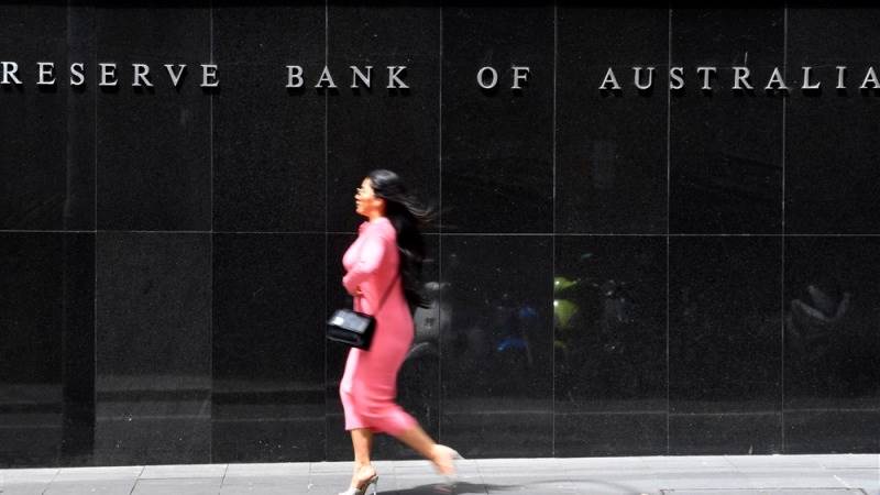 Australian central bank hikes key rate by 25 bps