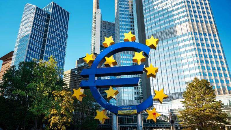 ECB: Consumer expectations fall significantly in April