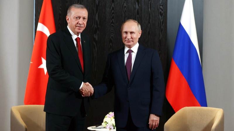 Putin, Erdogan talk Kakhovka, grain deal